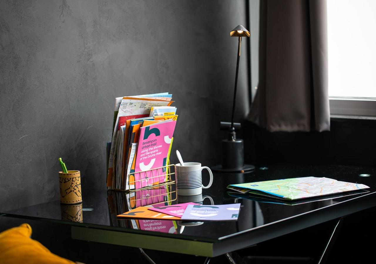 Le Loft Horloger Avec Parking Apartment เบอซองซง ภายนอก รูปภาพ