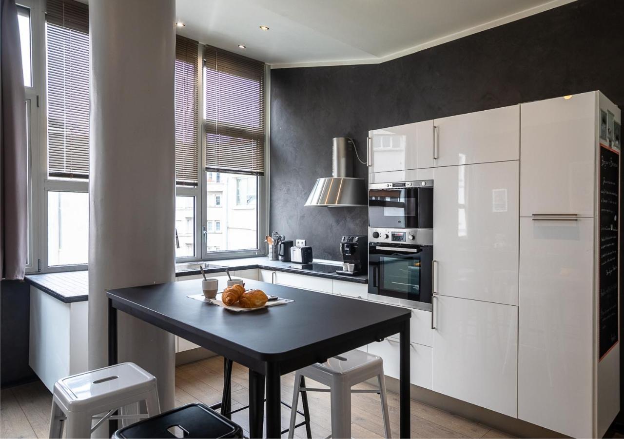 Le Loft Horloger Avec Parking Apartment เบอซองซง ภายนอก รูปภาพ