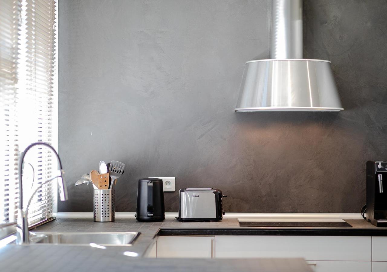 Le Loft Horloger Avec Parking Apartment เบอซองซง ภายนอก รูปภาพ