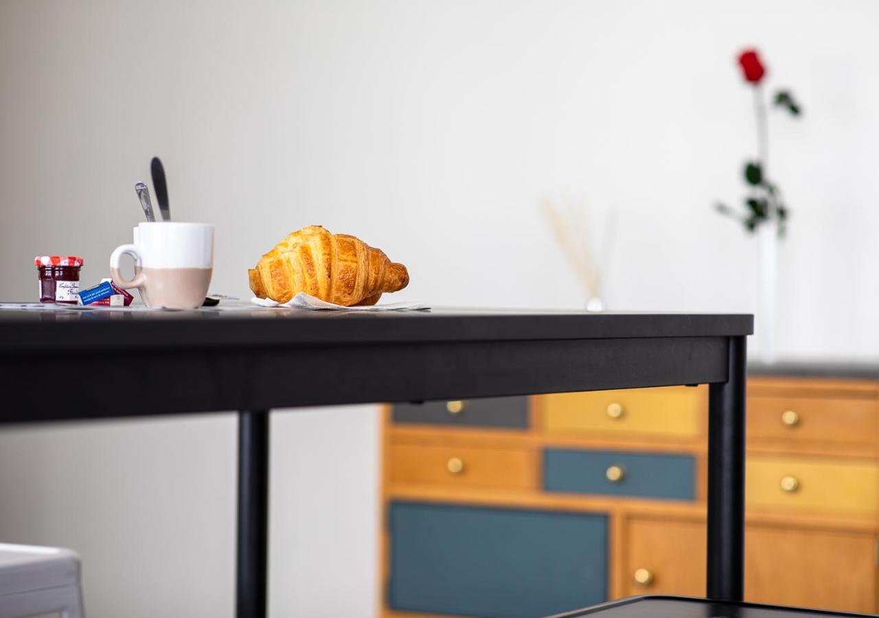 Le Loft Horloger Avec Parking Apartment เบอซองซง ภายนอก รูปภาพ